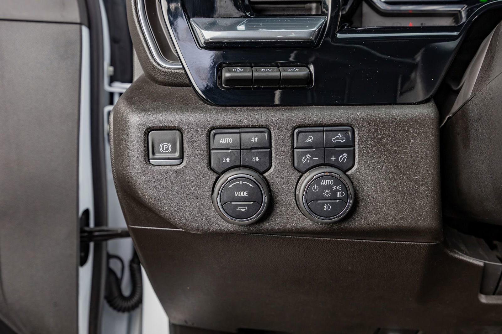 Used 2025 Chevrolet Silverado 2500 High Country w/ Technology Package image 23