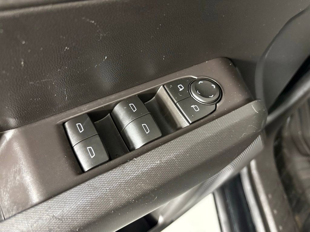 Used 2023 Chevrolet Colorado W/T image 17