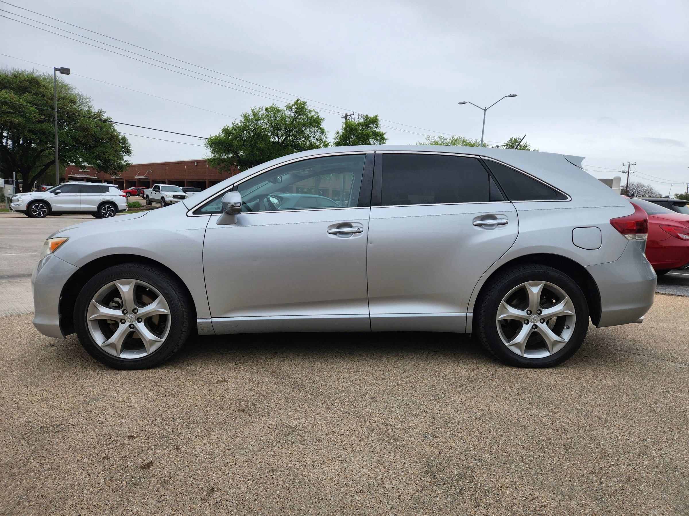 Used 2015 Toyota Venza XLE w/ XLE Premium Package FWD image 2