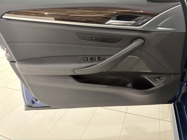 Certified 2023 BMW 530i xDrive w/ M Sport Package AWD/4WD image 10