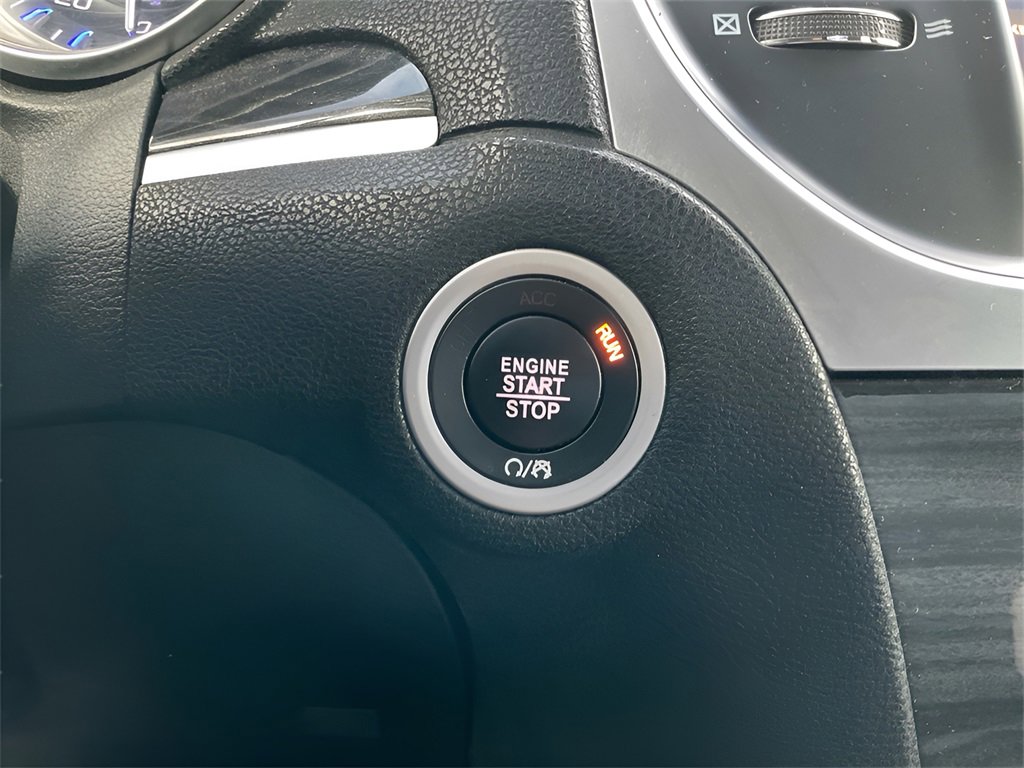 Used 2017 Chrysler 300 Limited image 25