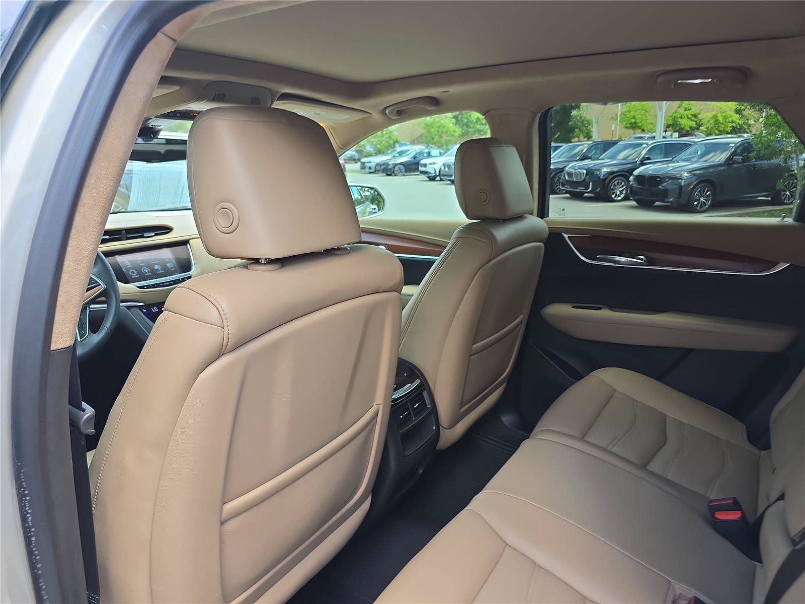 Used 2017 Cadillac XT5 Platinum AWD/4WD image 16