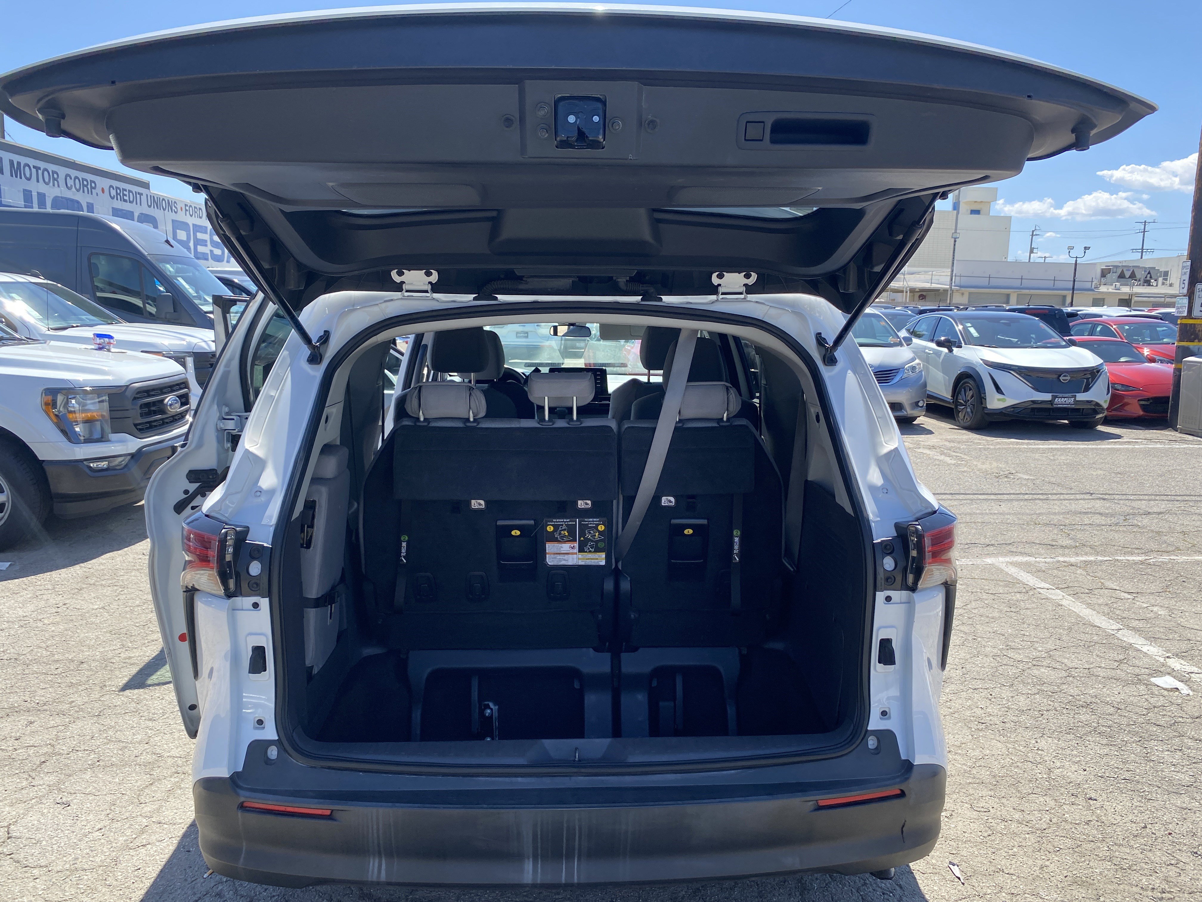 Used 2021 Toyota Sienna LE image 18