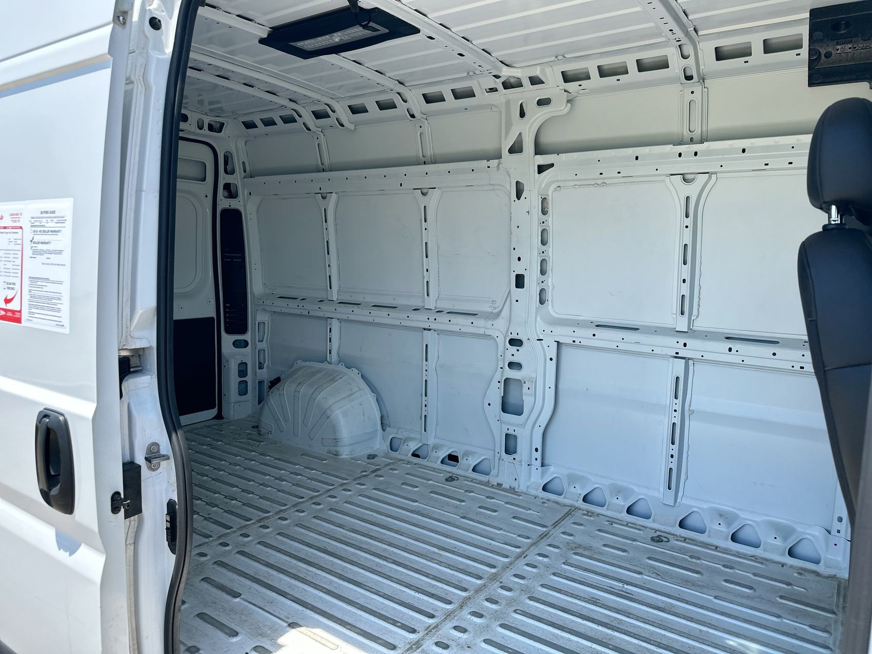 Used 2025 RAM ProMaster 2500 w/ Convenience Group FWD image 23