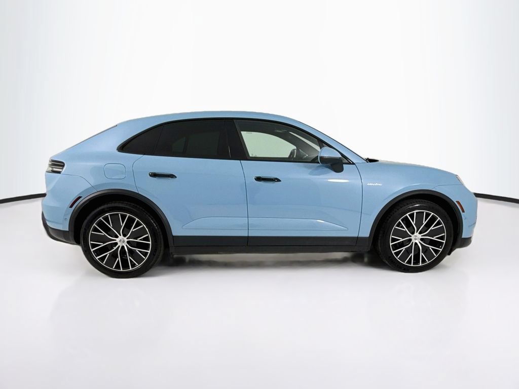 Certified 2025 Porsche Macan Electric RWD image 8
