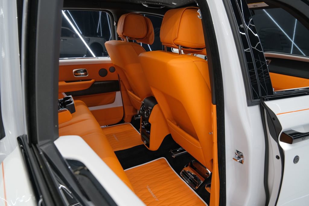 Used 2024 Rolls-Royce Cullinan image 57