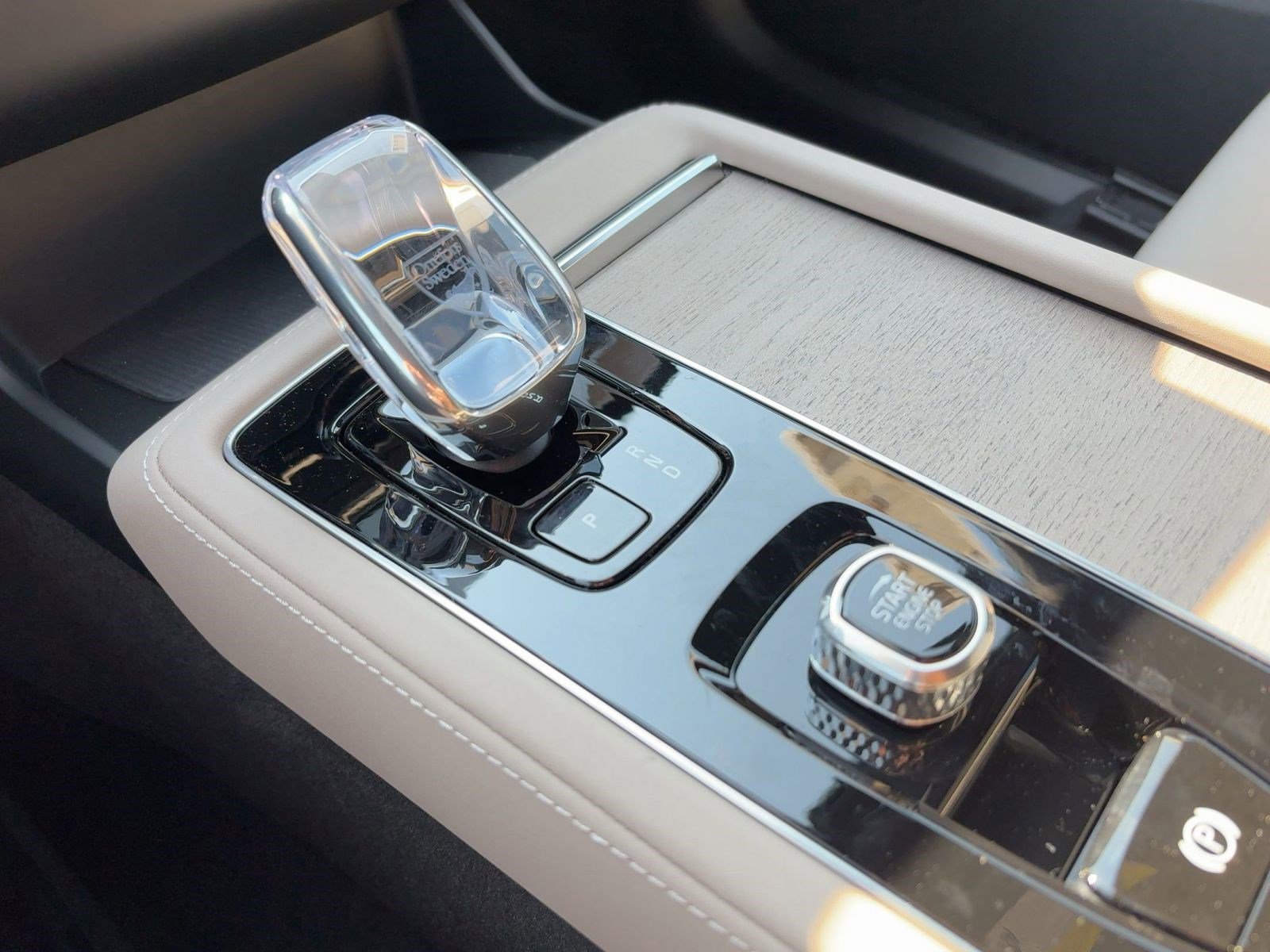 New 2026 Volvo XC90 B6 Plus w/ Protection Package Premier image 23