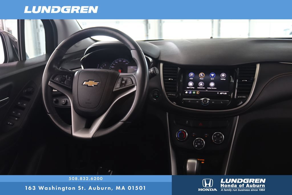 Used 2020 Chevrolet Trax LT w/ Redline Edition FWD image 4
