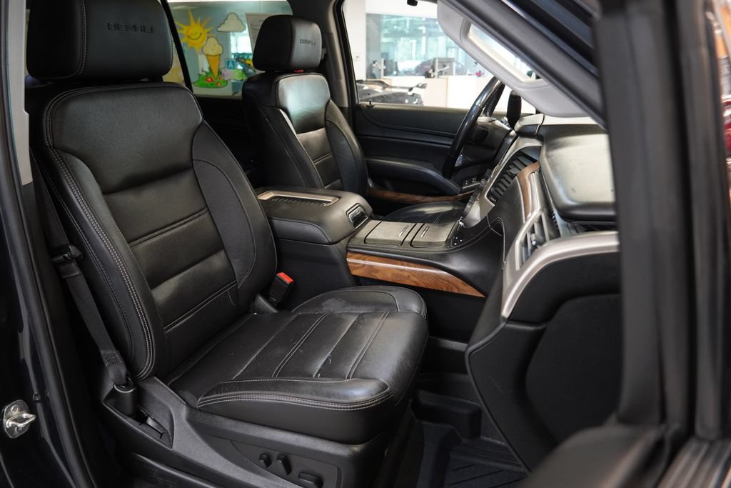 Used 2020 GMC Yukon XL Denali w/ Open Road Package AWD/4WD image 43