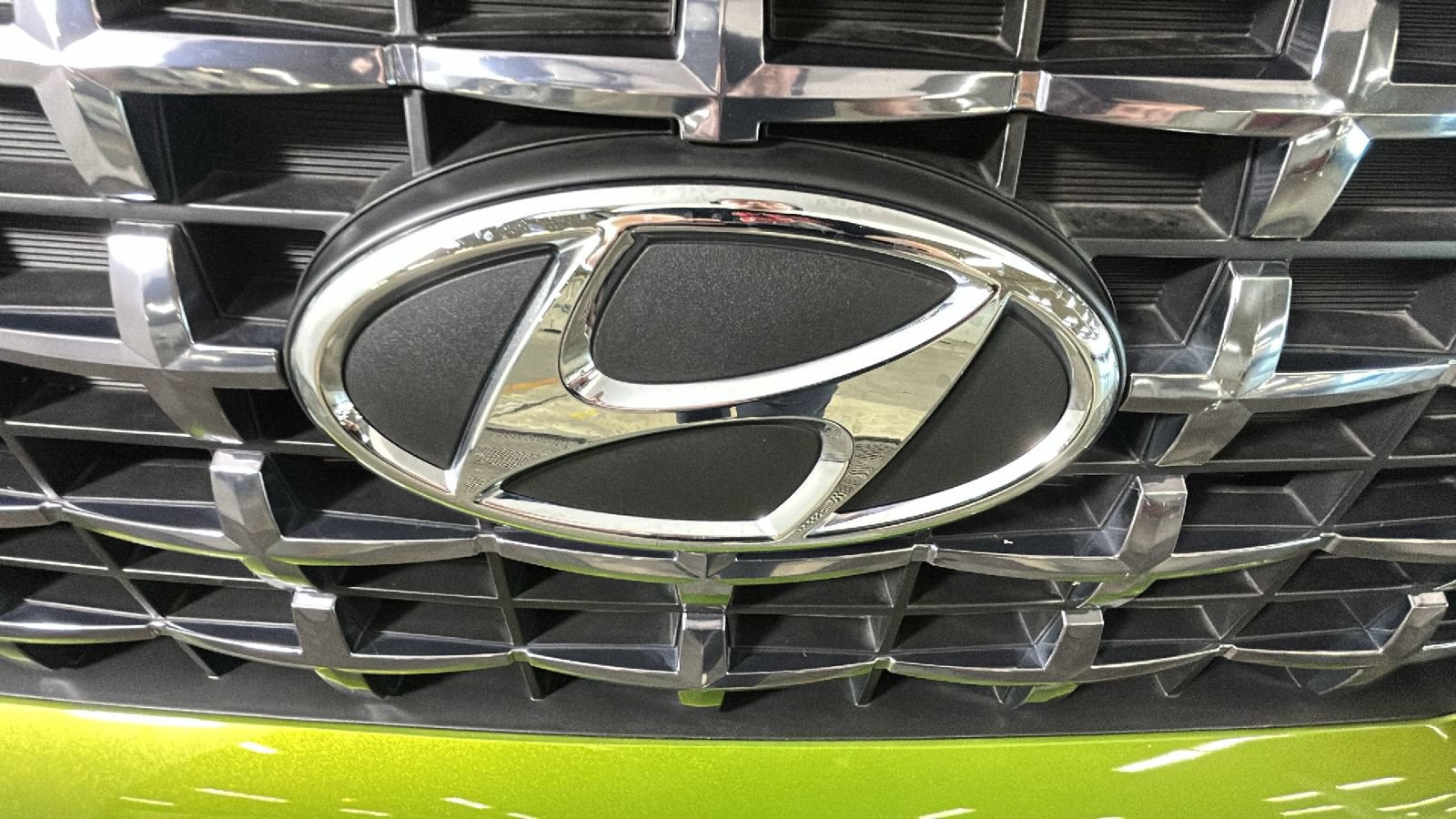 Certified 2023 Hyundai Venue SEL FWD image 10
