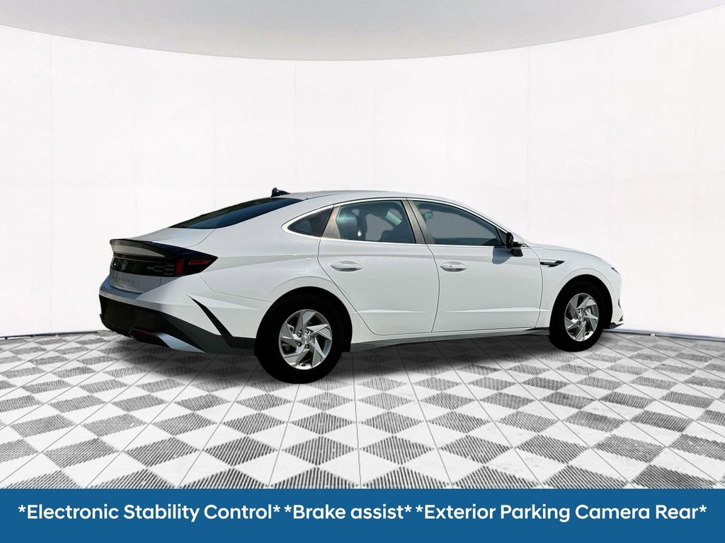 Used 2025 Hyundai Sonata SE FWD image 14