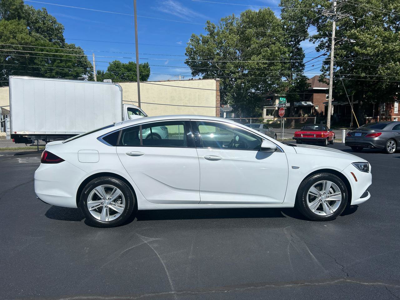 Used 2018 Buick Regal Preferred w/ Sights and Sounds Package FWD image 4