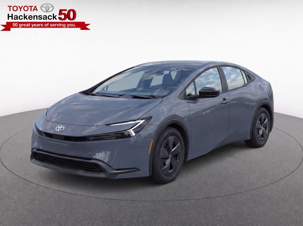 Used 2025 Toyota Prius LE FWD image 2