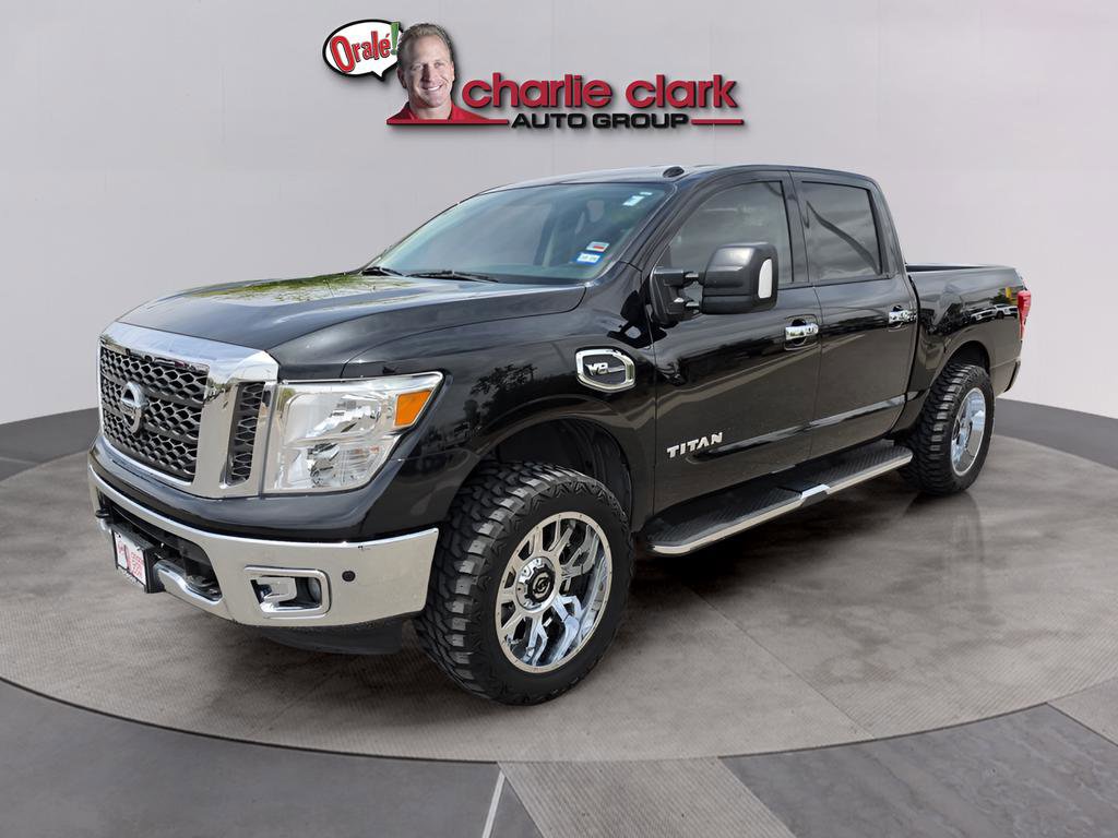 Used 2017 Nissan Titan SV RWD image 2