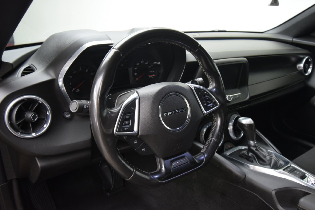 Used 2017 Chevrolet Camaro LT RWD image 11