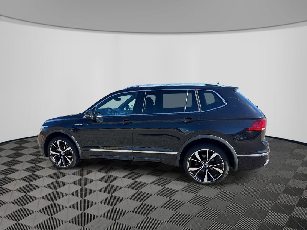 Used 2023 Volkswagen Tiguan SEL R-Line AWD/4WD image 2