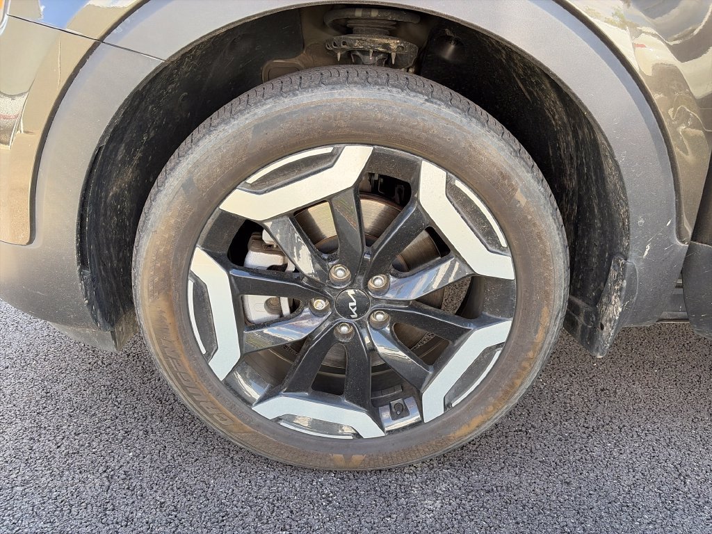Used 2024 Kia Telluride S FWD image 24