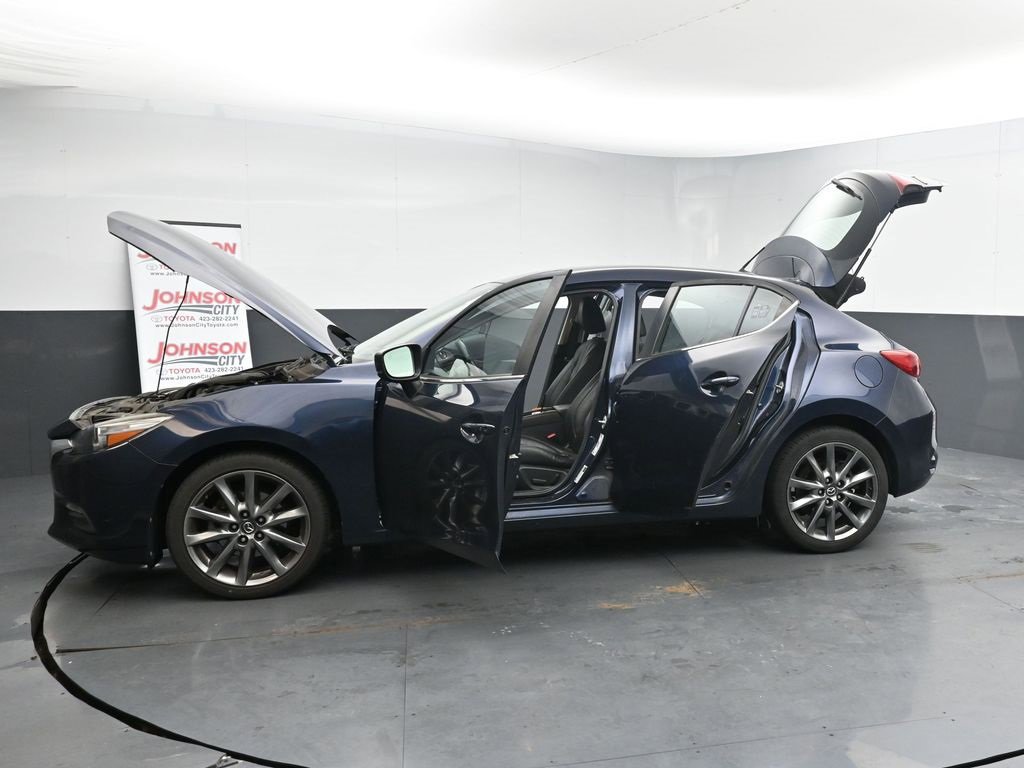 Used 2018 MAZDA MAZDA3 Touring image 28