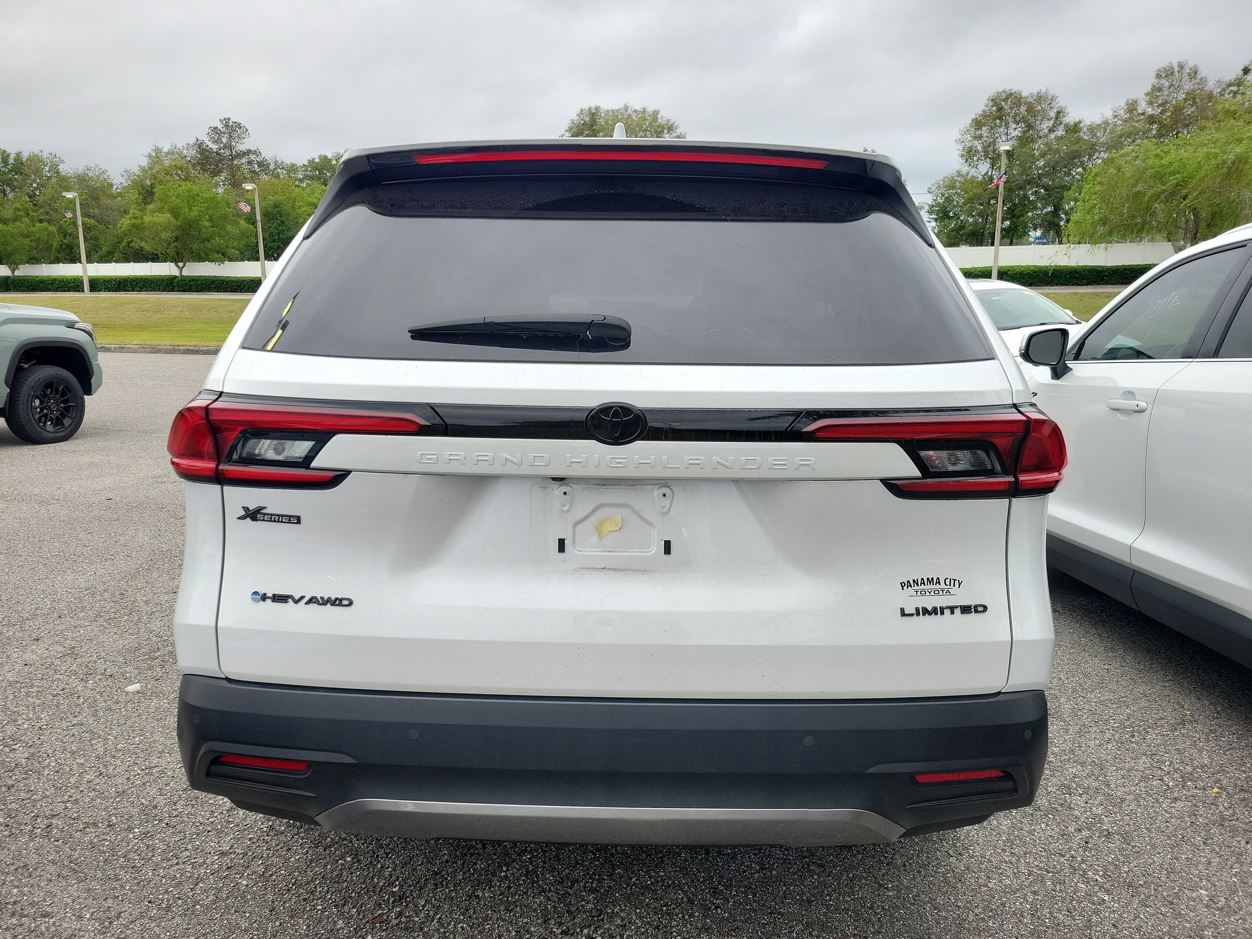 Used 2025 Toyota Grand Highlander AWD Hybrid image 16