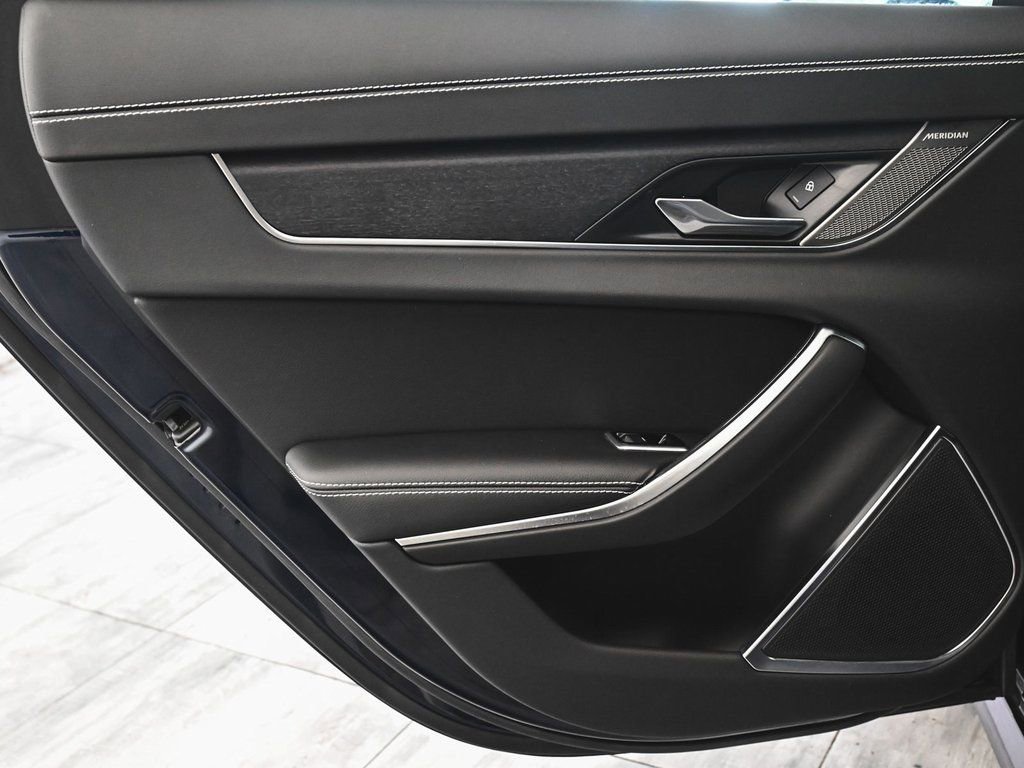 Used 2023 Jaguar XF R-Dynamic SE image 12