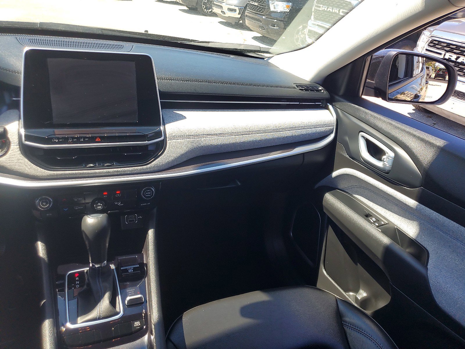 Used 2022 Jeep Compass Latitude image 15