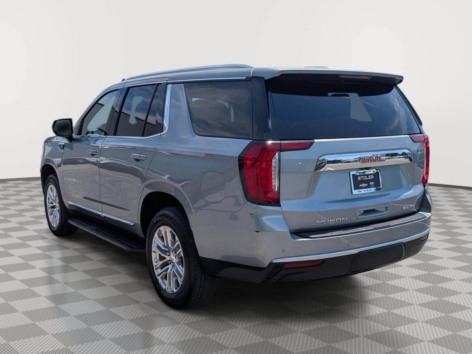 Used 2024 GMC Yukon SLT AWD/4WD image 3