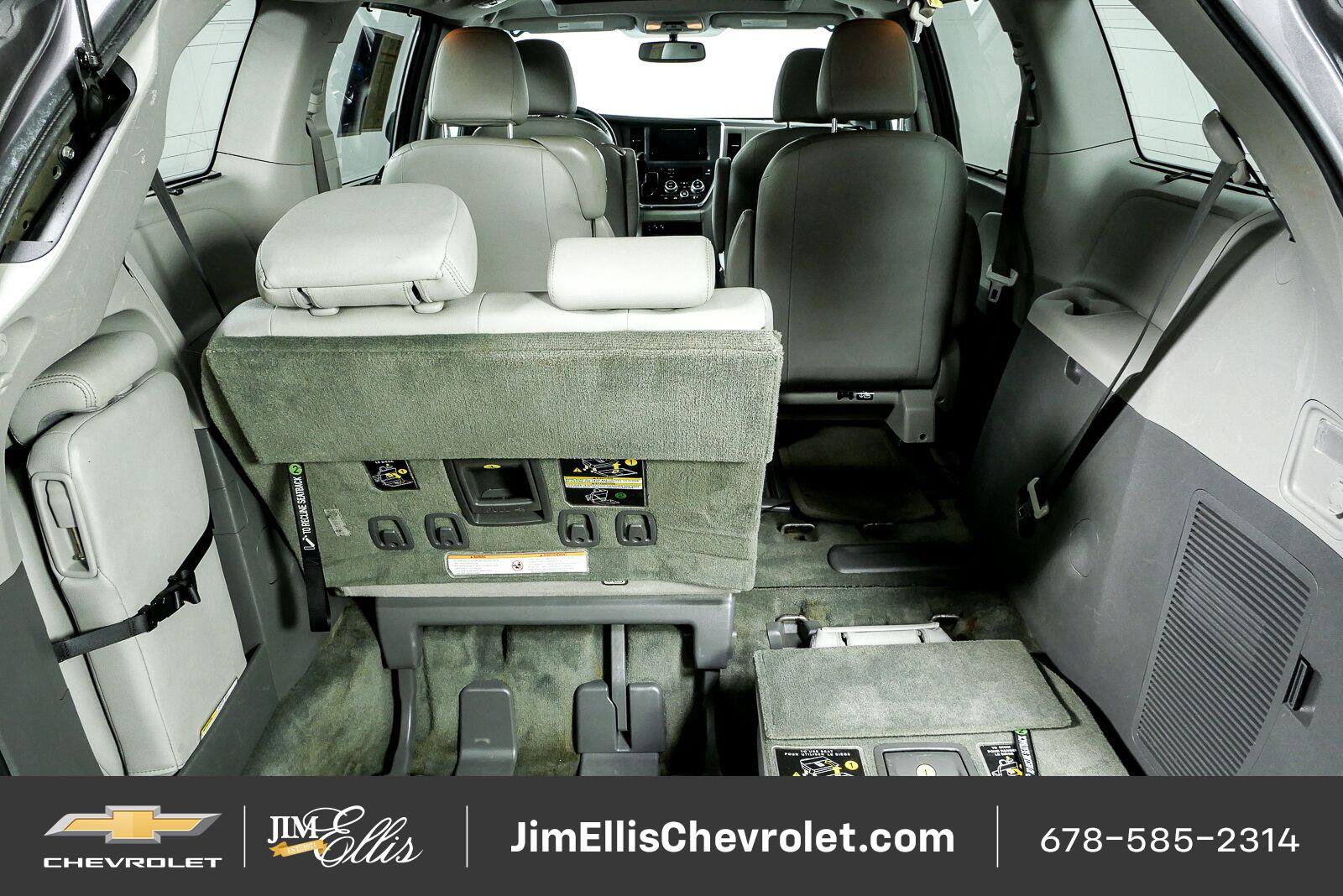 Used 2016 Toyota Sienna XLE FWD image 30