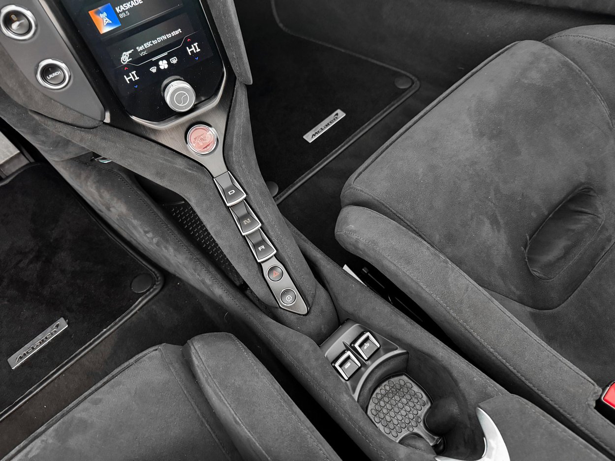 Used 2024 McLaren 750S Spider image 20