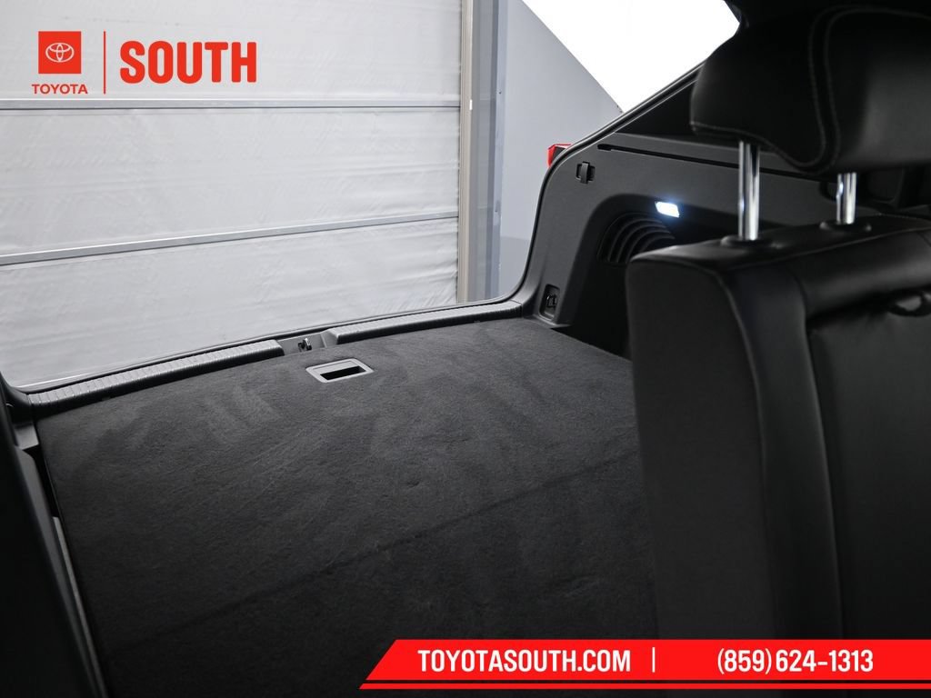 Used 2024 Volkswagen Atlas Cross Sport SE FWD image 14