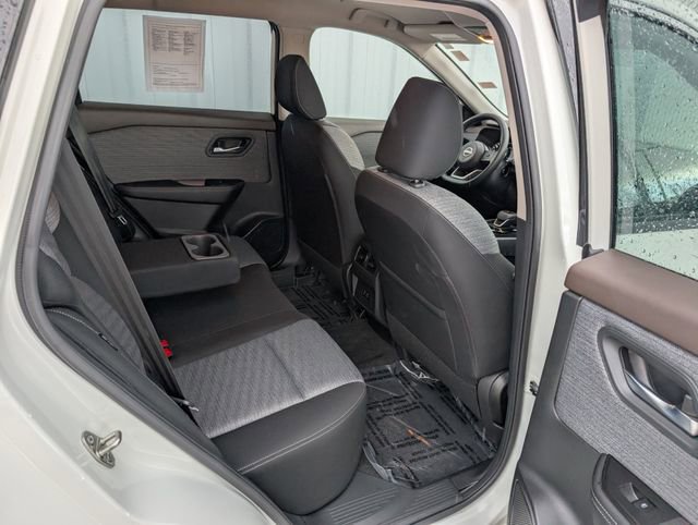 Used 2023 Nissan Rogue SV AWD/4WD image 28