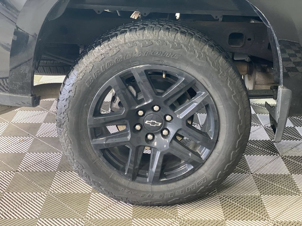 Used 2023 Chevrolet Silverado 1500 Custom AWD/4WD image 18