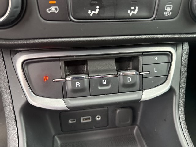 Used 2024 GMC Terrain SLE AWD/4WD image 29