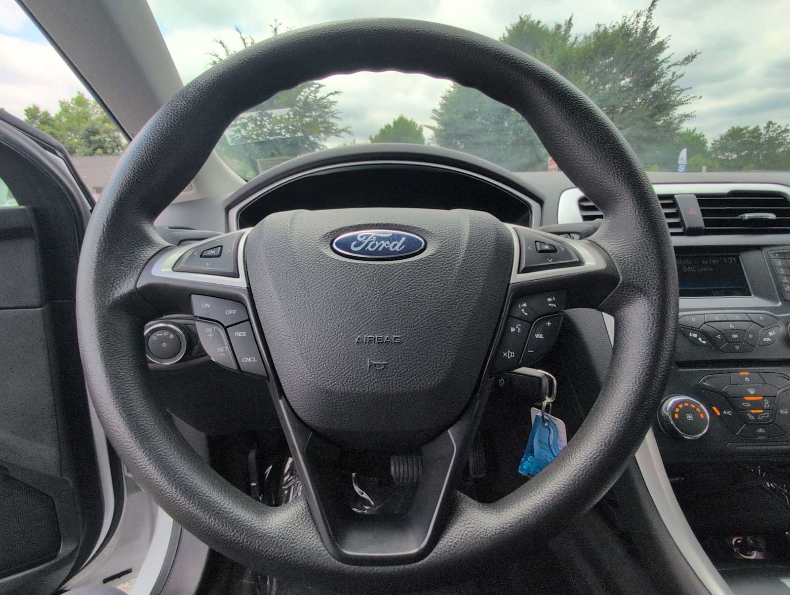 Used 2013 Ford Fusion SE FWD image 22