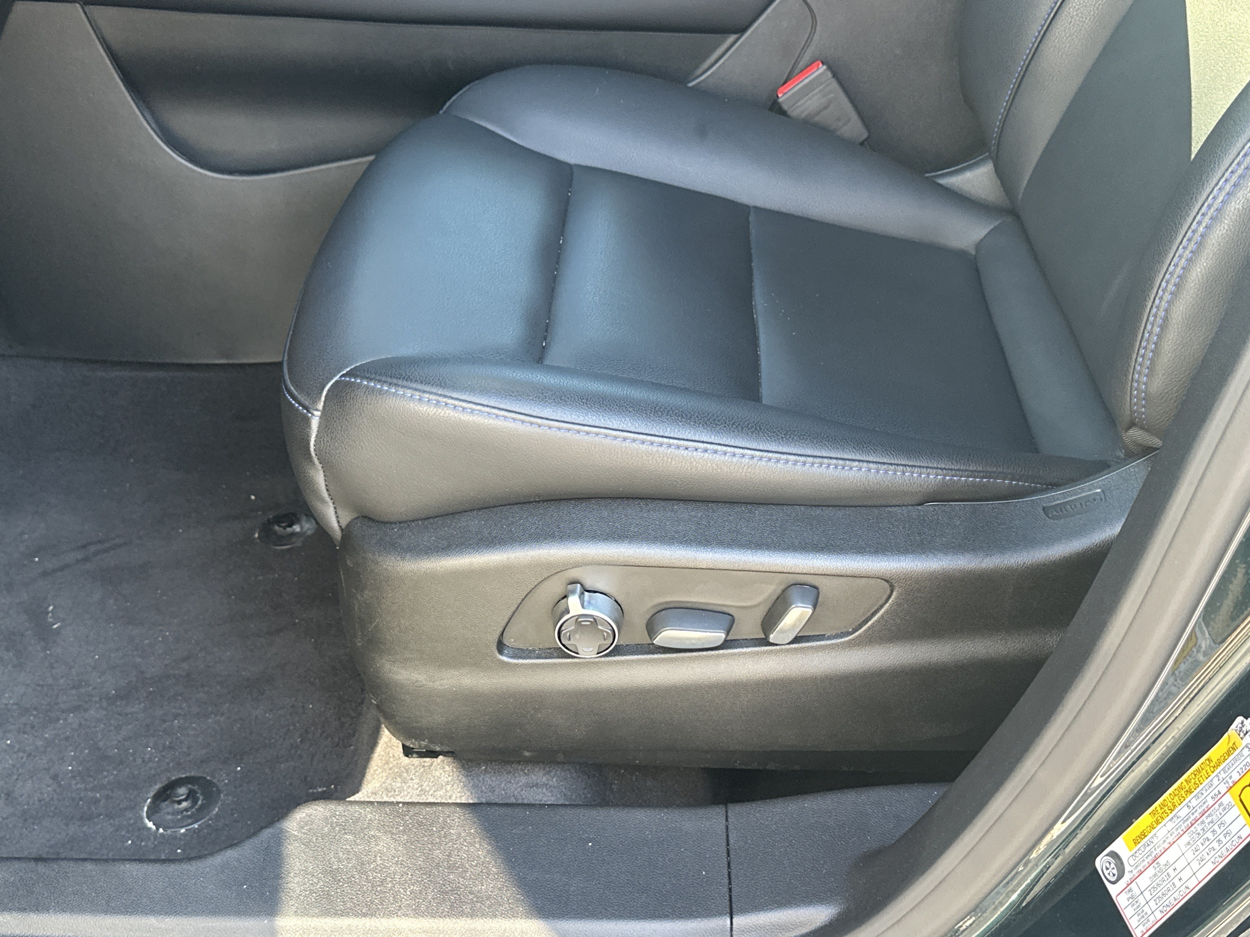 Used 2024 Cadillac XT4 Sport w/ Active Safety Package AWD/4WD image 10