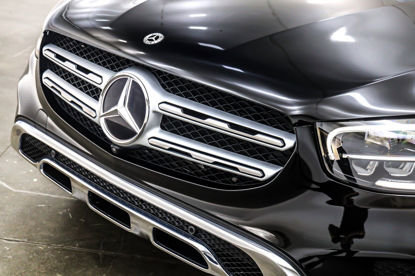 Used 2022 Mercedes-Benz GLC 300 w/ Premium Package Lite image 13