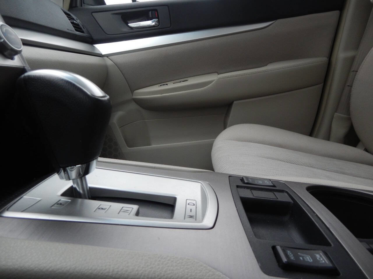 Used 2013 Subaru Outback 2.5i Premium AWD/4WD image 40