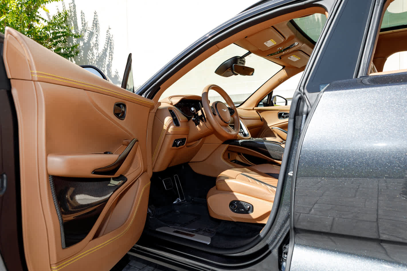 Used 2023 Aston Martin DBX 707 image 3