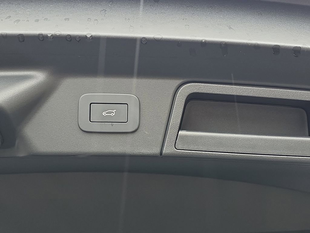 New 2026 Land Rover Range Rover Velar S AWD/4WD image 13