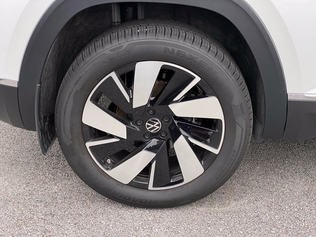 Used 2026 Volkswagen Atlas Cross Sport SEL AWD/4WD image 9