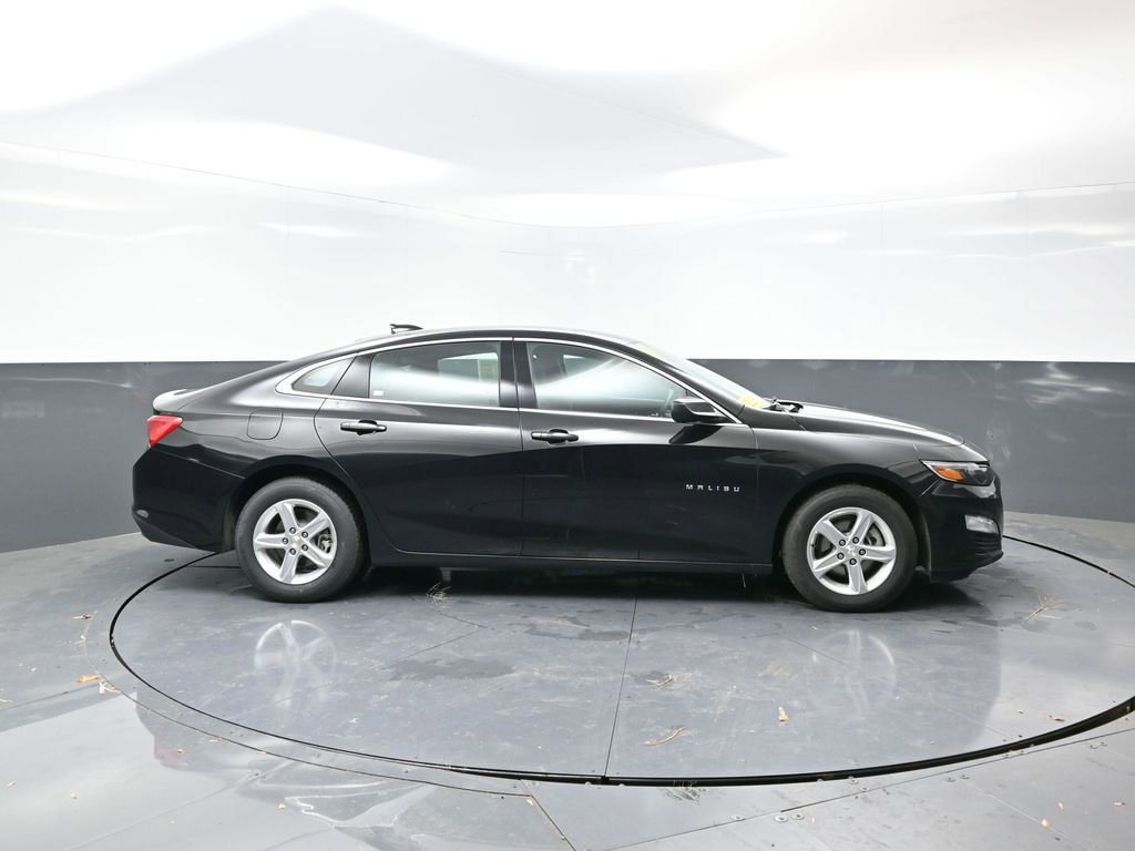 Used 2023 Chevrolet Malibu LT image 3