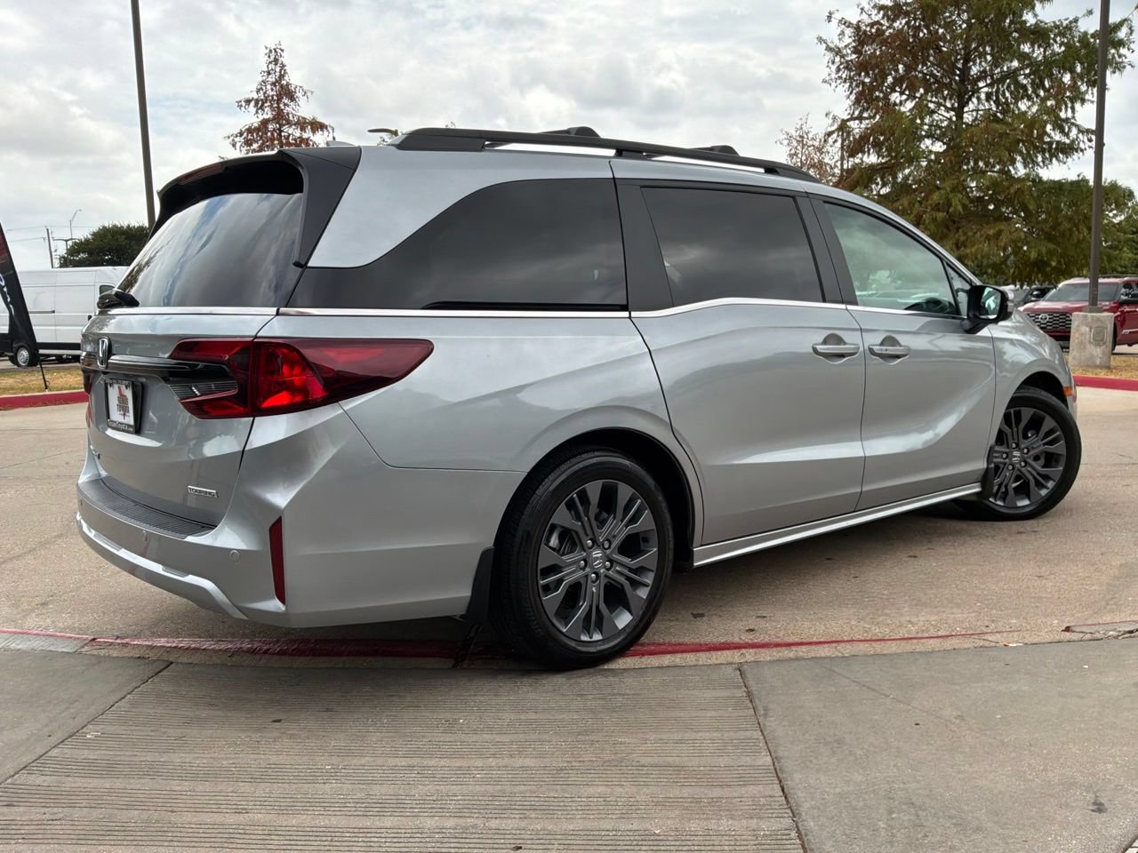 Used 2025 Honda Odyssey Touring image 6