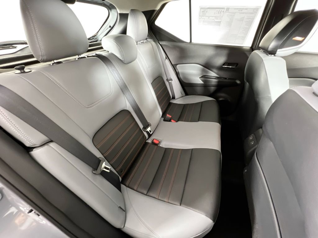 Used 2024 Nissan Kicks SR w/ SR Premium Package image 27