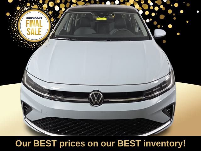 Used 2025 Volkswagen Jetta SE w/ Sunroof Package image 3