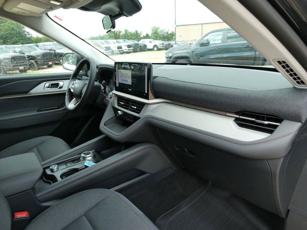 New 2026 Ford Explorer Active AWD/4WD image 11