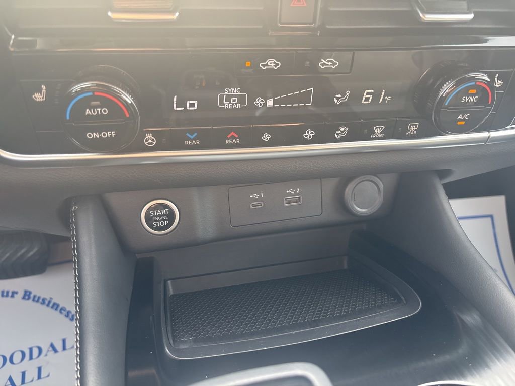 Used 2023 Nissan Rogue SL w/ SL Premium Package image 19