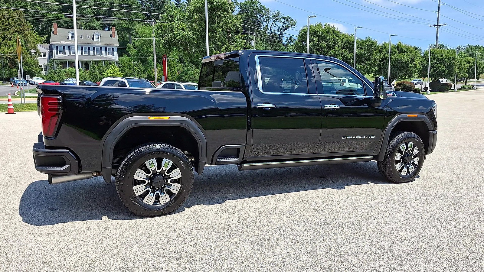 Used 2026 GMC Sierra 2500 Denali w/ Denali Reserve Package AWD/4WD image 9