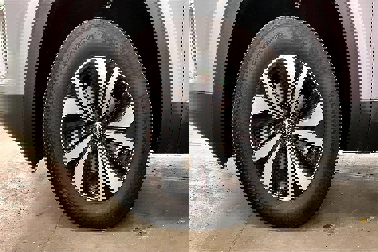 Used 2024 Volkswagen Atlas SE image 12