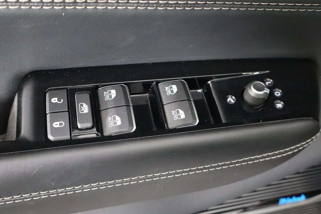 Used 2023 Jeep Grand Wagoneer L Series II w/ Premium Group II AWD/4WD image 22