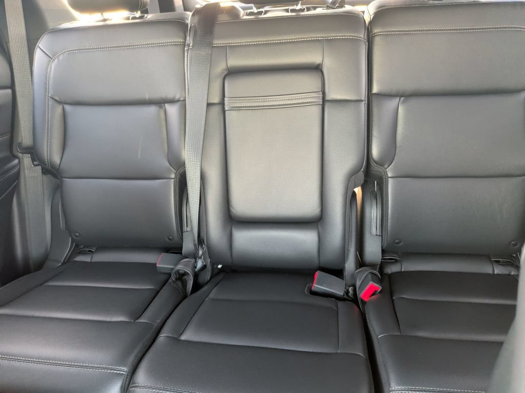 Certified 2020 Ford Explorer XLT w/ Equipment Group 202A AWD/4WD image 8