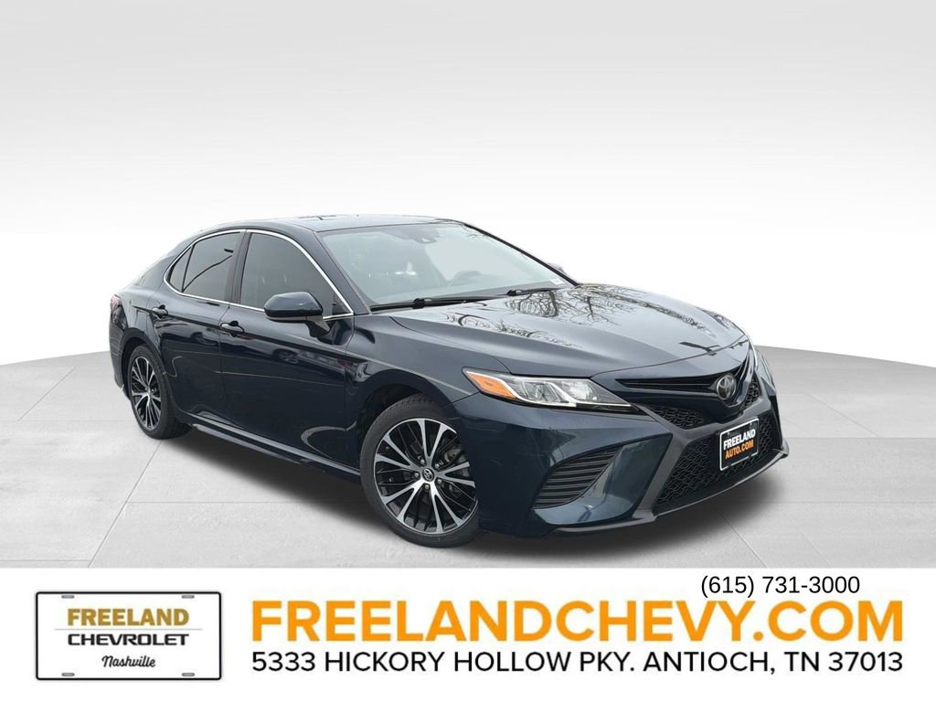Used 2019 Toyota Camry SE image 1
